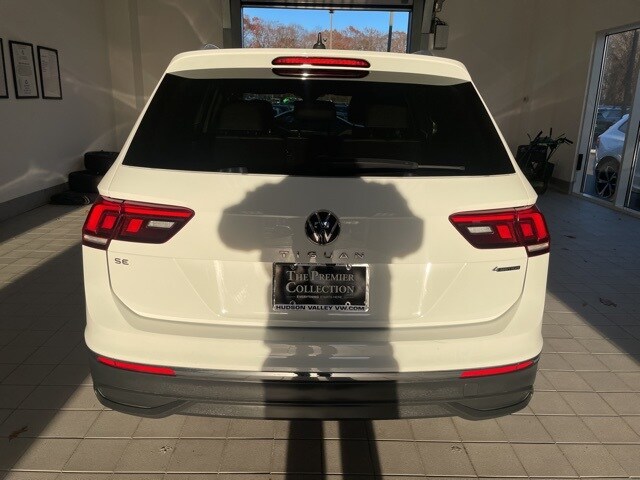 2022 Volkswagen Tiguan SE photo 3