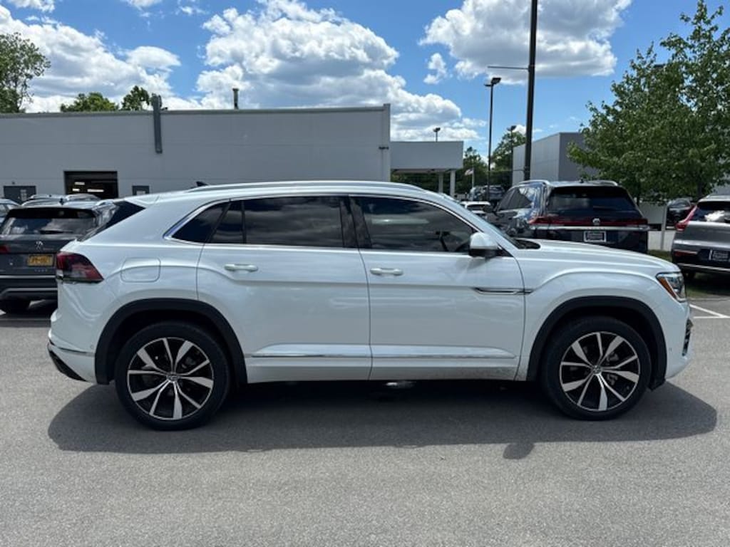 Used 2024 Volkswagen Atlas Cross Sport 2.0T SEL Premium R-Line SUV