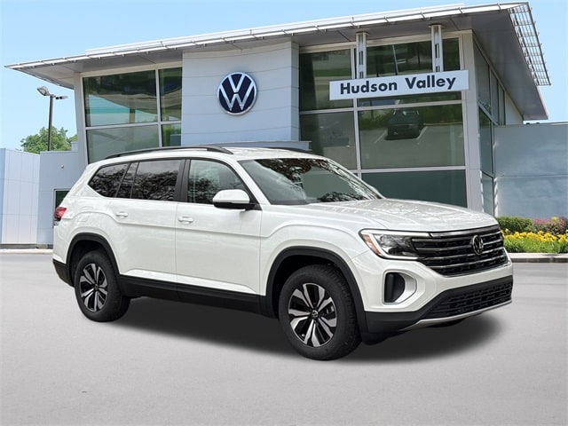 2026 Volkswagen Atlas SE's photo