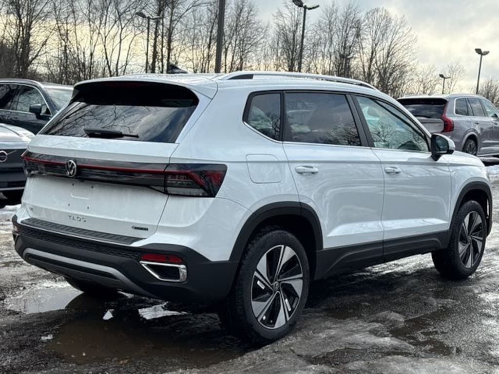 New 2026 Volkswagen Taos 1.5T SE SUV