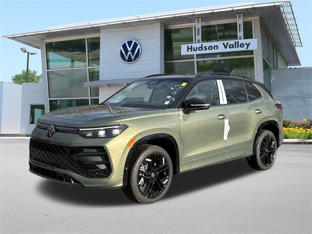 2026 Volkswagen Tiguan SE R-LINE BLACK's photo