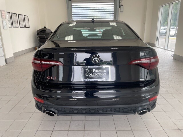 2024 Volkswagen Jetta GLI 2.0T Autobahn photo 3