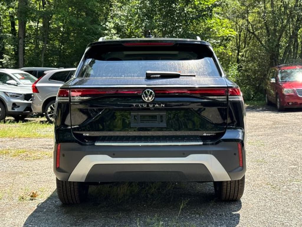 New 2026 Volkswagen Tiguan SE SUV