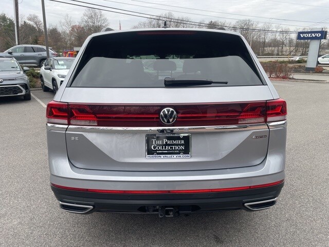 2024 Volkswagen Atlas SE Technology photo 2