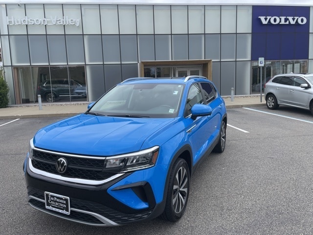 2022 Volkswagen Taos SE's photo