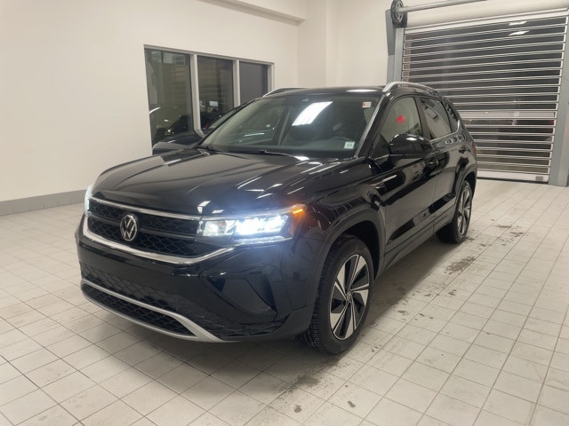 2023 Volkswagen Taos SE's photo