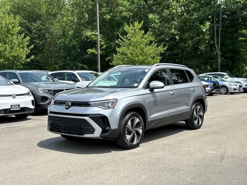 Certified 2025 Volkswagen Taos 1.5T SE SUV