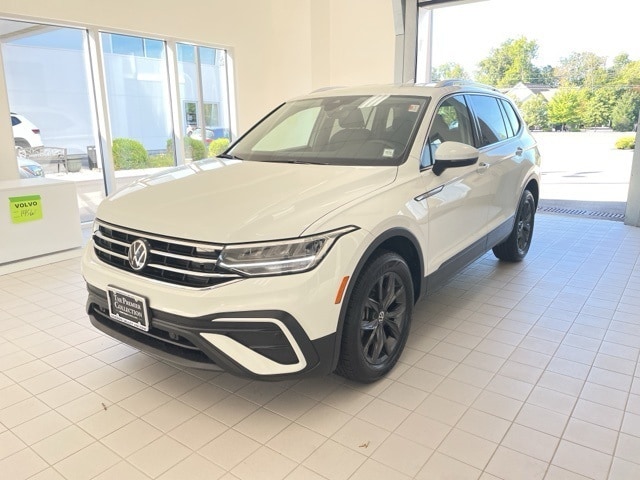 2024 Volkswagen Tiguan SE's photo