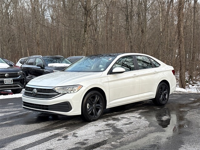 2024 Volkswagen Jetta SE's photo