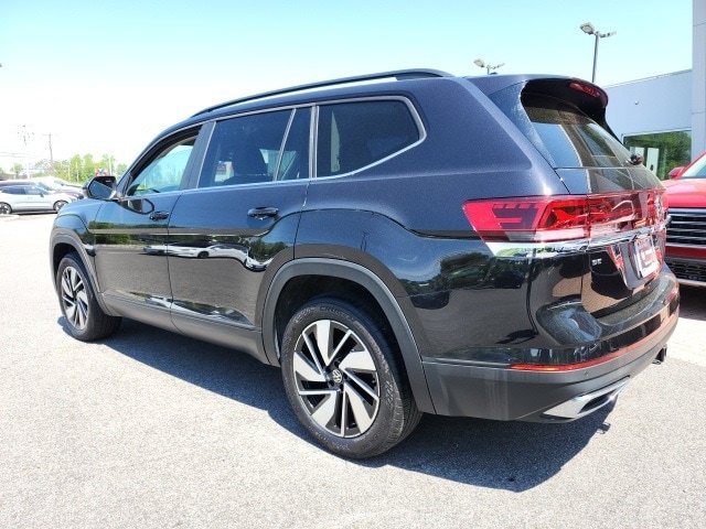 Certified 2024 Volkswagen Atlas SE w/Tech with VIN 1V2HR2CA9RC582781 for sale in Wappingers Falls, NY