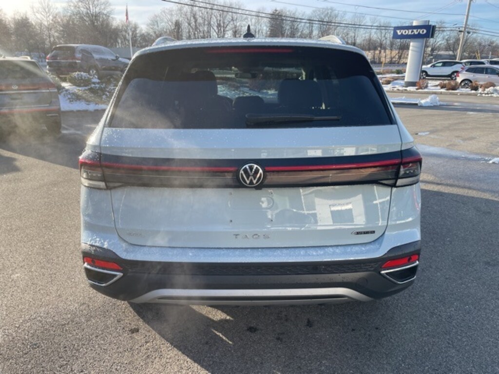 Certified 2025 Volkswagen Taos 1.5T SEL SUV