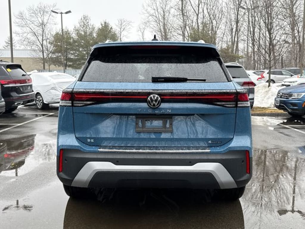 New 2026 Volkswagen Tiguan 2.0T SE SUV
