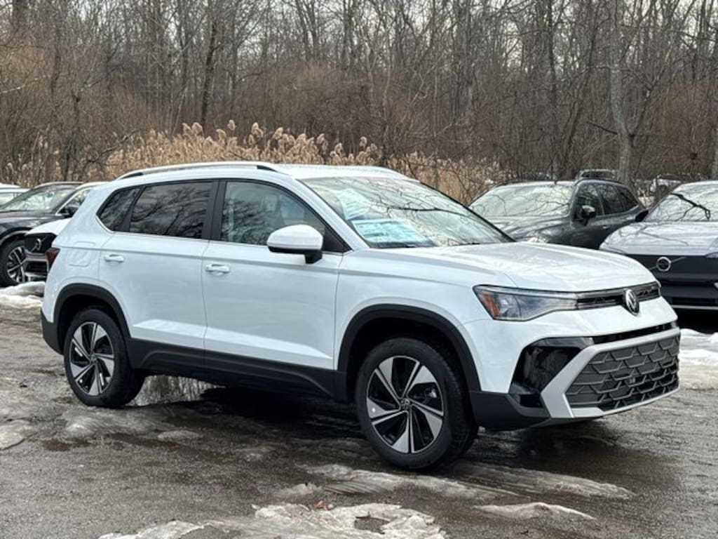 New 2026 Volkswagen Taos 1.5T SE SUV