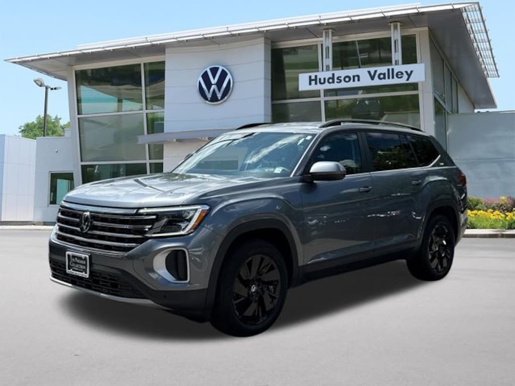 Used 2024 Volkswagen Atlas 2.0T SE w/Technology SUV