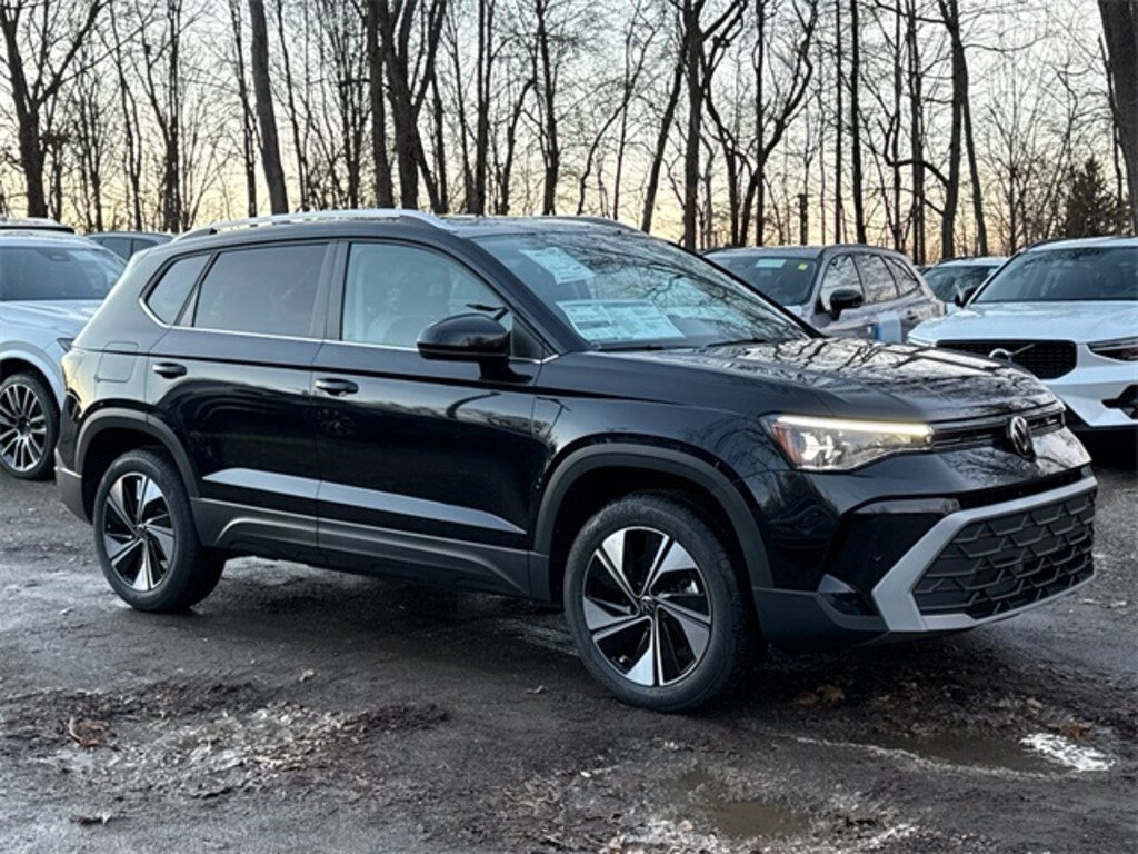 New 2026 Volkswagen Taos 1.5T SE SUV