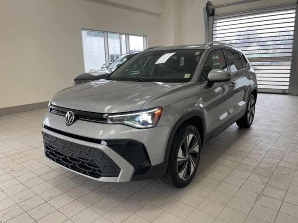 Certified 2025 Volkswagen Taos 1.5T SE SUV