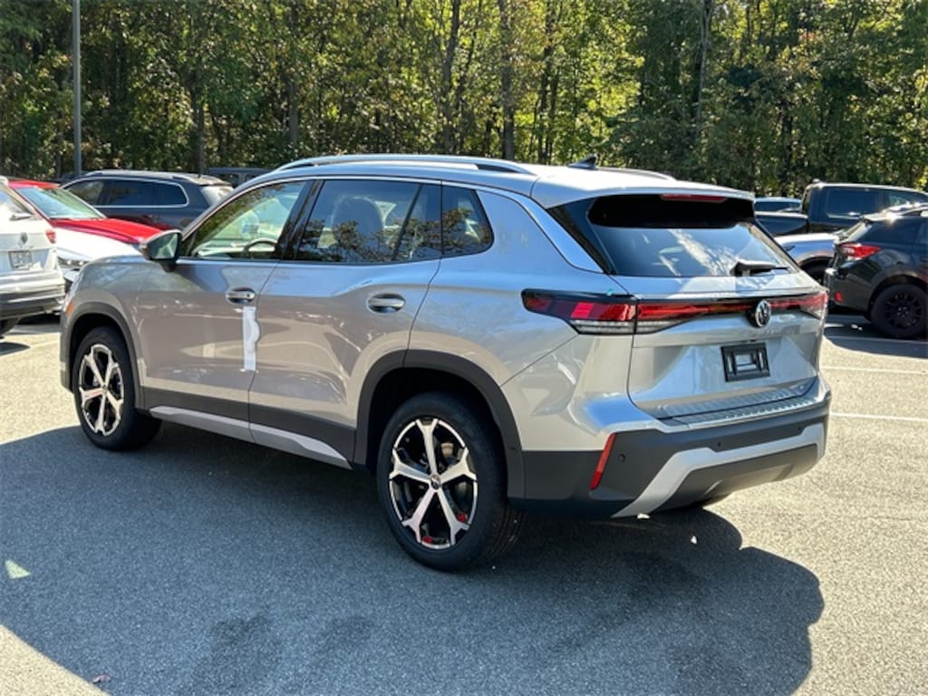 New 2025 Volkswagen Tiguan 2.0T SE SUV