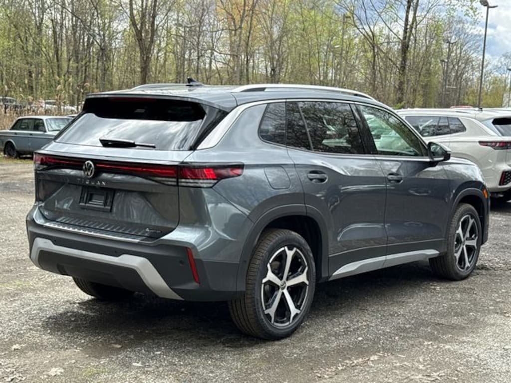 New 2026 Volkswagen Tiguan 2.0T SE SUV