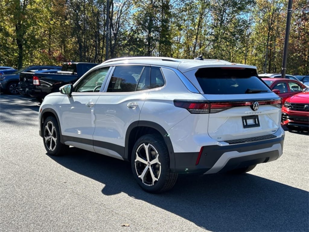 New 2025 Volkswagen Tiguan 2.0T SE SUV