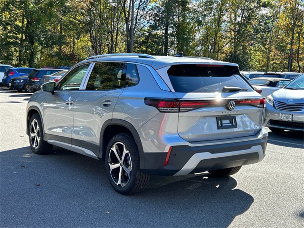 New 2025 Volkswagen Tiguan 2.0T SE SUV