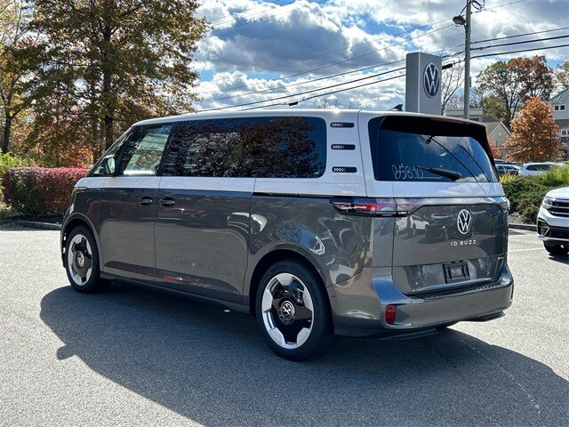 2025 Volkswagen ID. Buzz Pro Plus photo 4