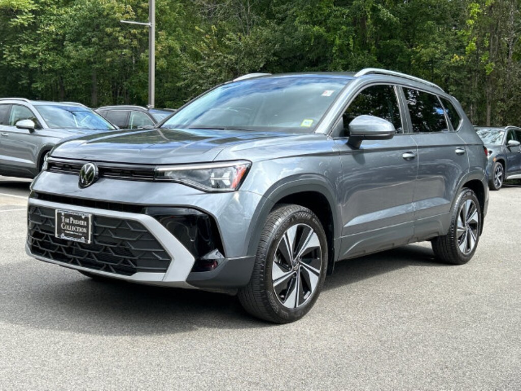 Certified 2025 Volkswagen Taos 1.5T SE SUV
