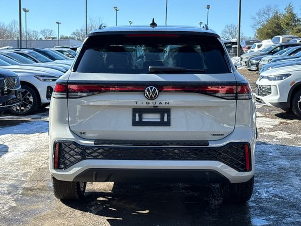 New 2026 Volkswagen Tiguan 2.0T SE R-Line Black SUV