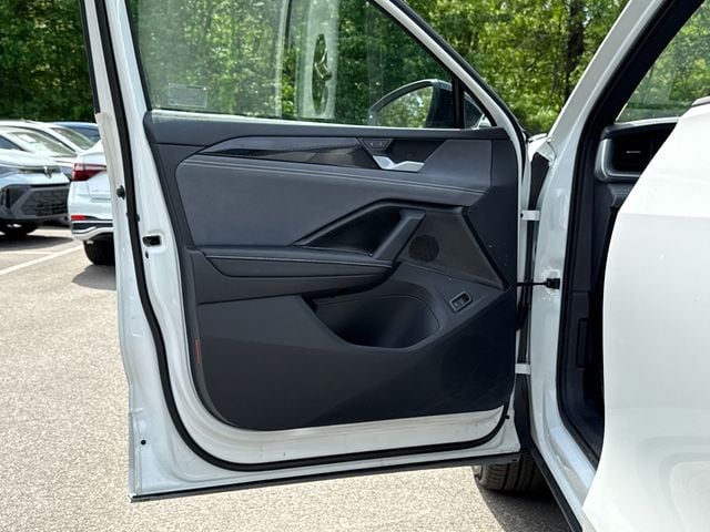 2026 Volkswagen Tiguan SE R-LINE BLACK - Photo 11