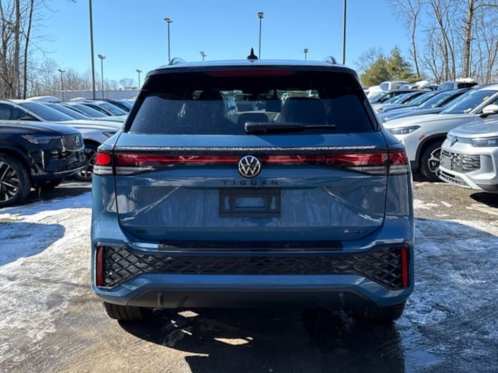 New 2026 Volkswagen Tiguan 2.0T SE R-Line Black SUV