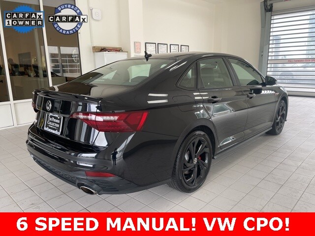 2024 Volkswagen Jetta GLI 2.0T Autobahn photo 4