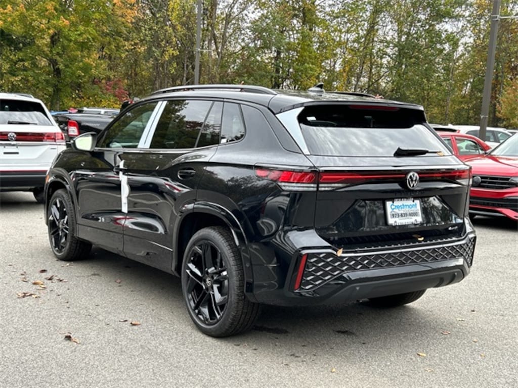 New 2025 Volkswagen Tiguan 2.0T SE R-Line Black SUV