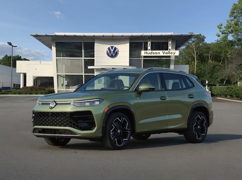 New 2025 Volkswagen Tiguan 2.0T SE R-Line Black SUV