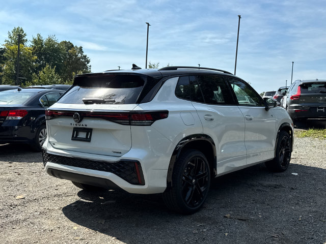 New 2026 Volkswagen Tiguan SE R-Line Black SUV