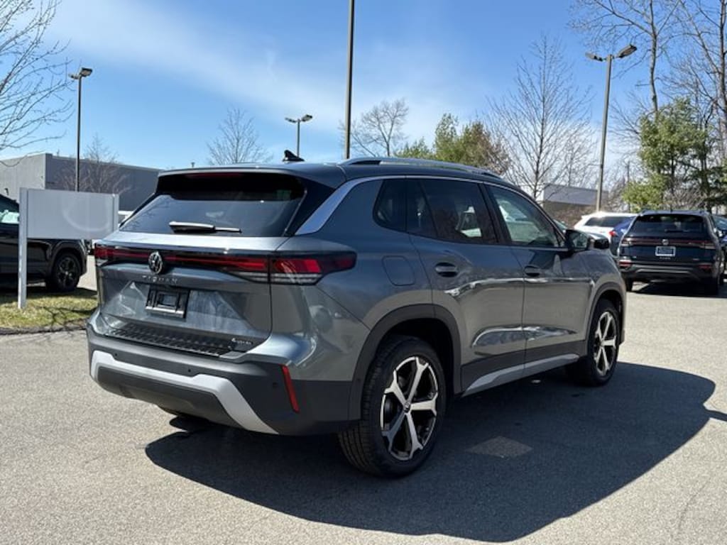 New 2026 Volkswagen Tiguan 2.0T SE SUV