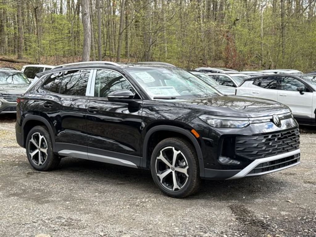 New 2026 Volkswagen Tiguan 2.0T SE SUV