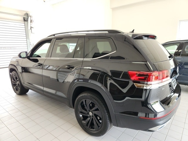 Certified 2022 Volkswagen Atlas SE w/Tech with VIN 1V2KP2CA3NC527734 for sale in Wappingers Falls, NY