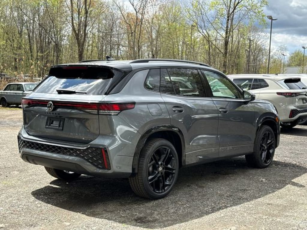 New 2026 Volkswagen Tiguan 2.0T SE R-Line Black SUV
