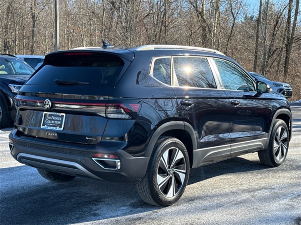 Certified 2025 Volkswagen Taos 1.5T SE SUV
