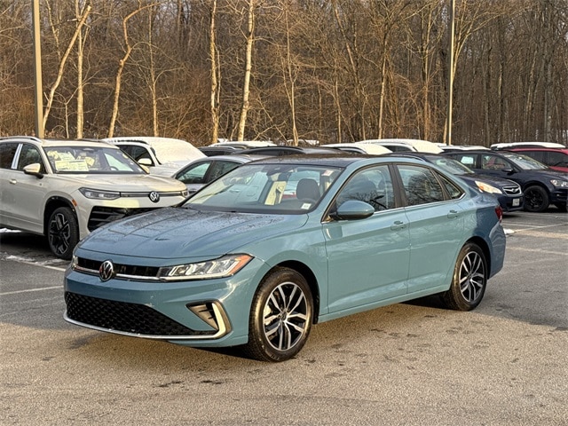 2025 Volkswagen Jetta SE's photo