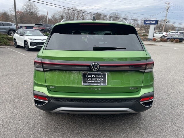 2025 Volkswagen Taos SEL photo 3