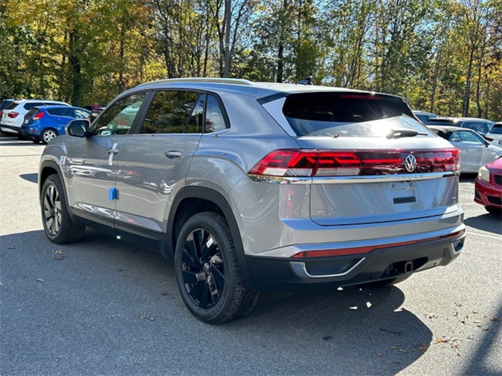 New 2026 Volkswagen Atlas Cross Sport 2.0T SE w/Technology SUV