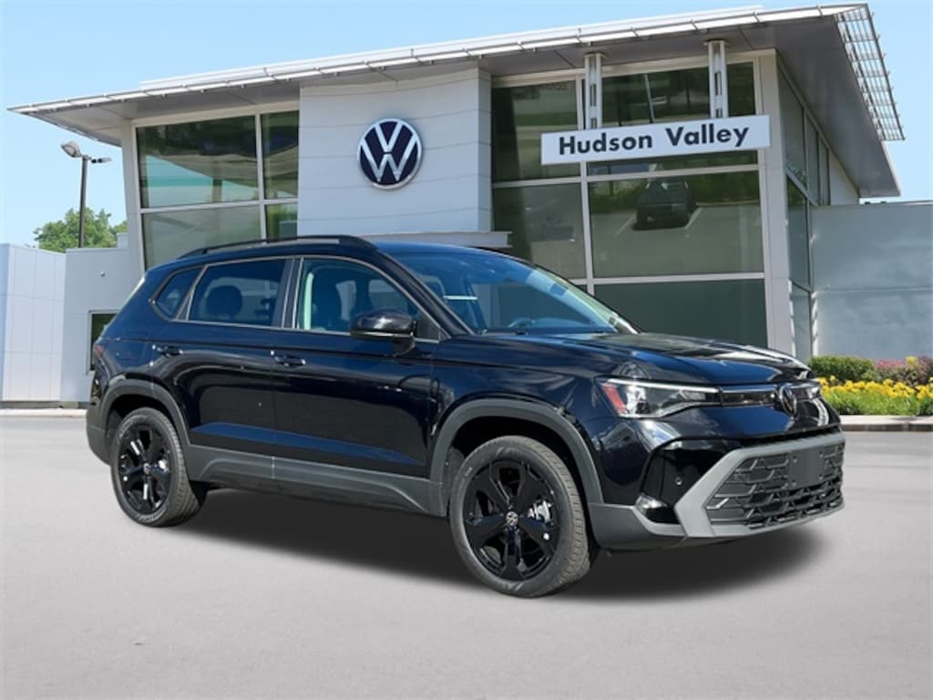 New 2025 Volkswagen Taos 1.5T SE Black SUV