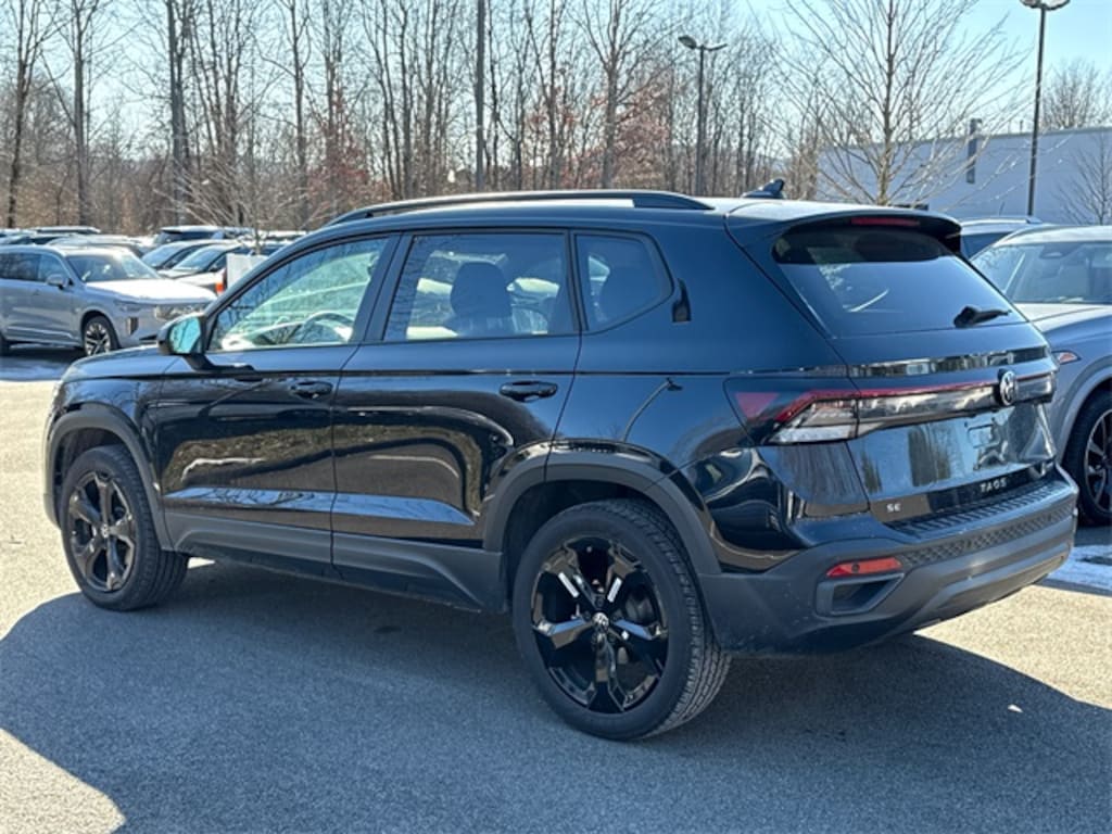 Used 2025 Volkswagen Taos 1.5T SE Black SUV