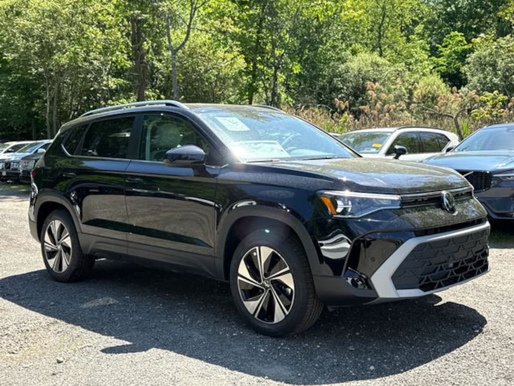 New 2026 Volkswagen Taos 1.5T SE SUV