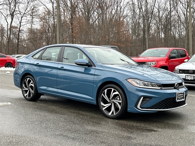 2025 Volkswagen Jetta SEL's photo