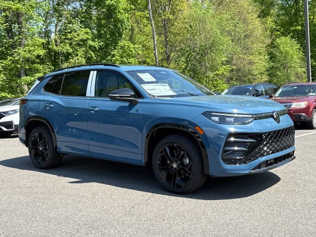 New 2026 Volkswagen Tiguan 2.0T SE R-Line Black SUV