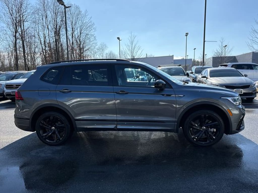 Certified 2023 Volkswagen Tiguan 2.0T SE R-Line Black SUV