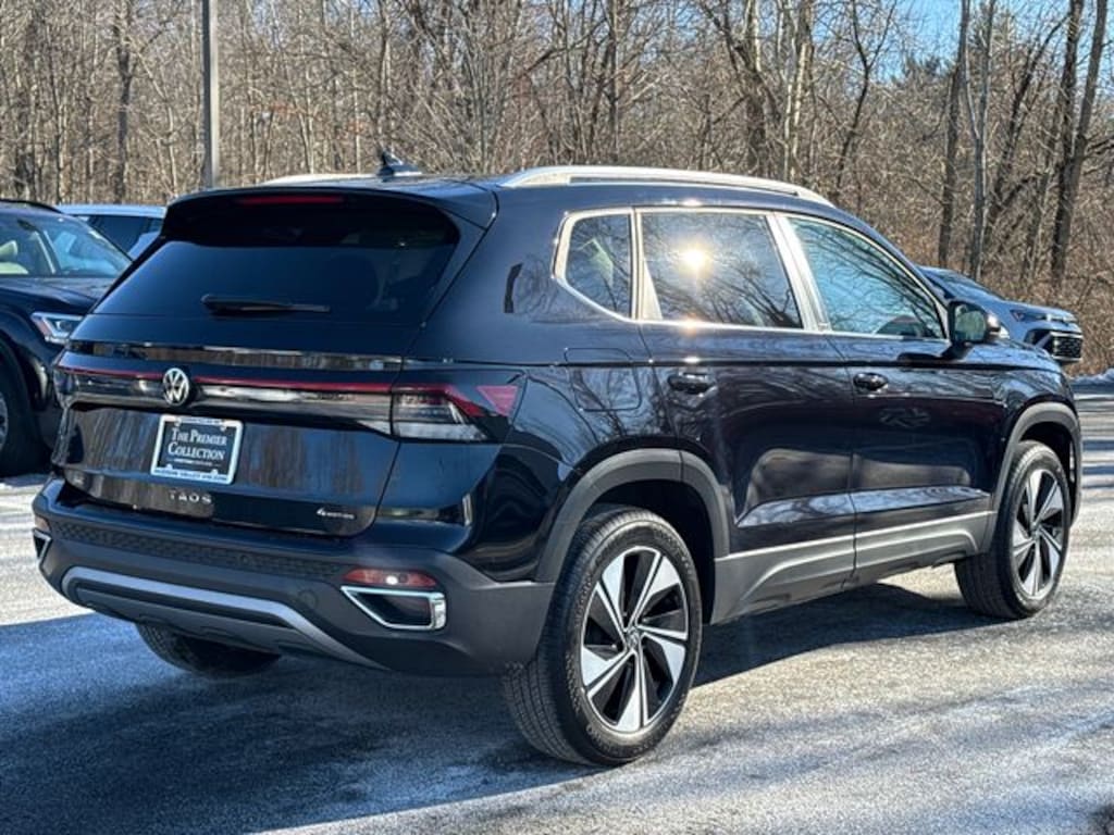 Certified 2025 Volkswagen Taos 1.5T SE SUV