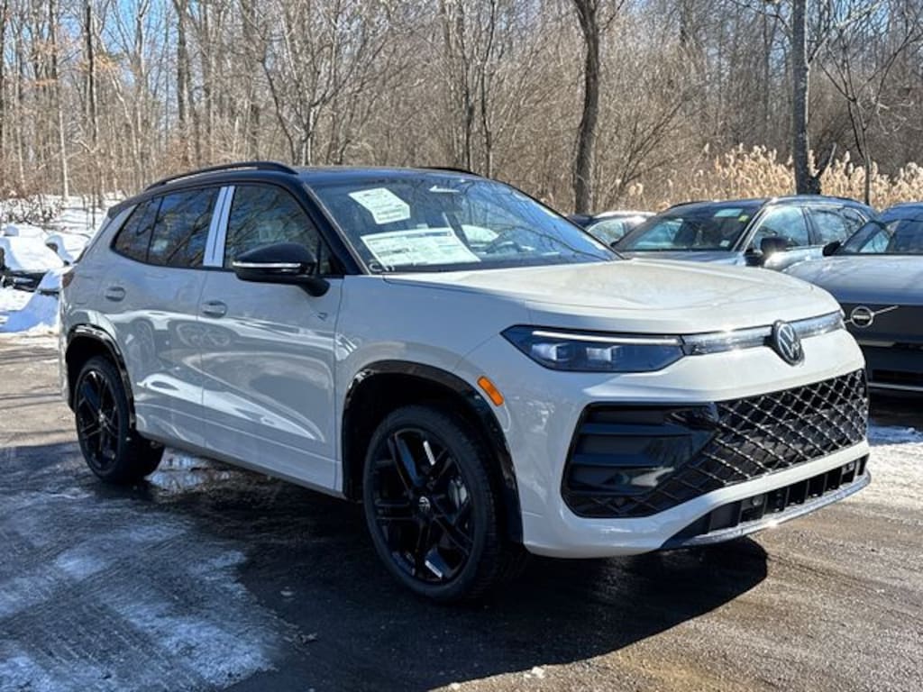 New 2026 Volkswagen Tiguan 2.0T SE R-Line Black SUV