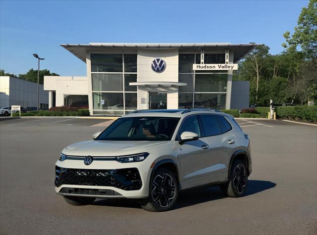 2025 Volkswagen Tiguan S photo 2